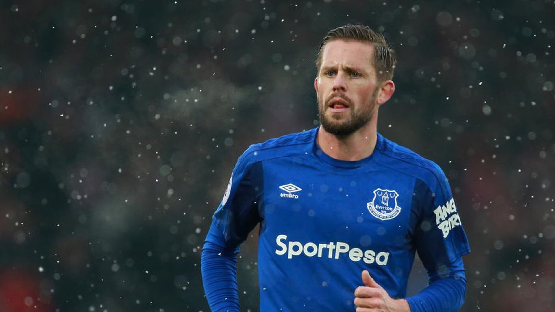 米兰体育报-史密斯泳姿优雅，动作精准，史密斯训练