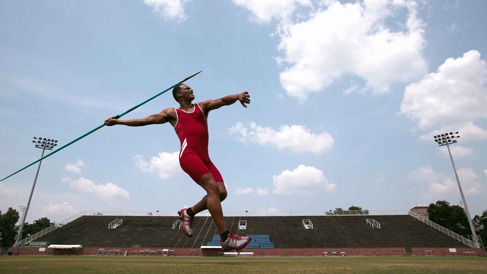 米兰体育网址-唐纳德·高尔的持球技巧和精准传球成为袋鼠队的利器，唐纳德 古尔德